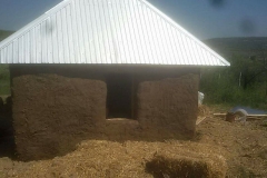 magazia tencuita cu lut